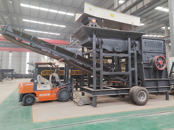 移動方箱破碎機(jī)廠家