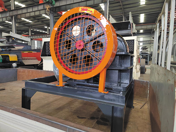 鄂破設(shè)備，顎式破碎機(jī)生產(chǎn)廠家