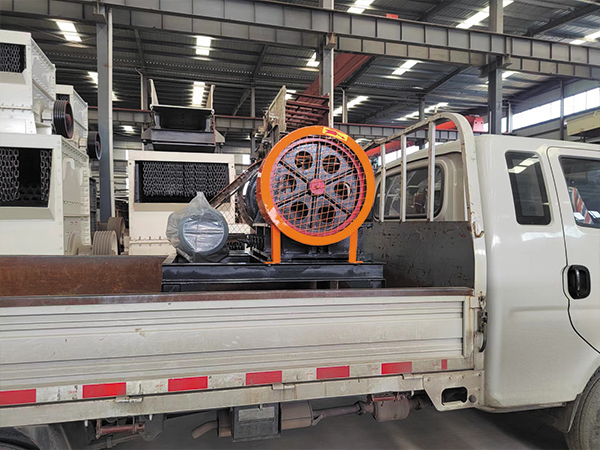 鄂破設(shè)備，顎式破碎機(jī)生產(chǎn)廠家